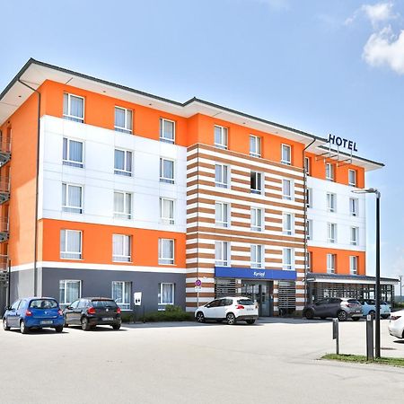 Kyriad Pontarlier Exterior foto