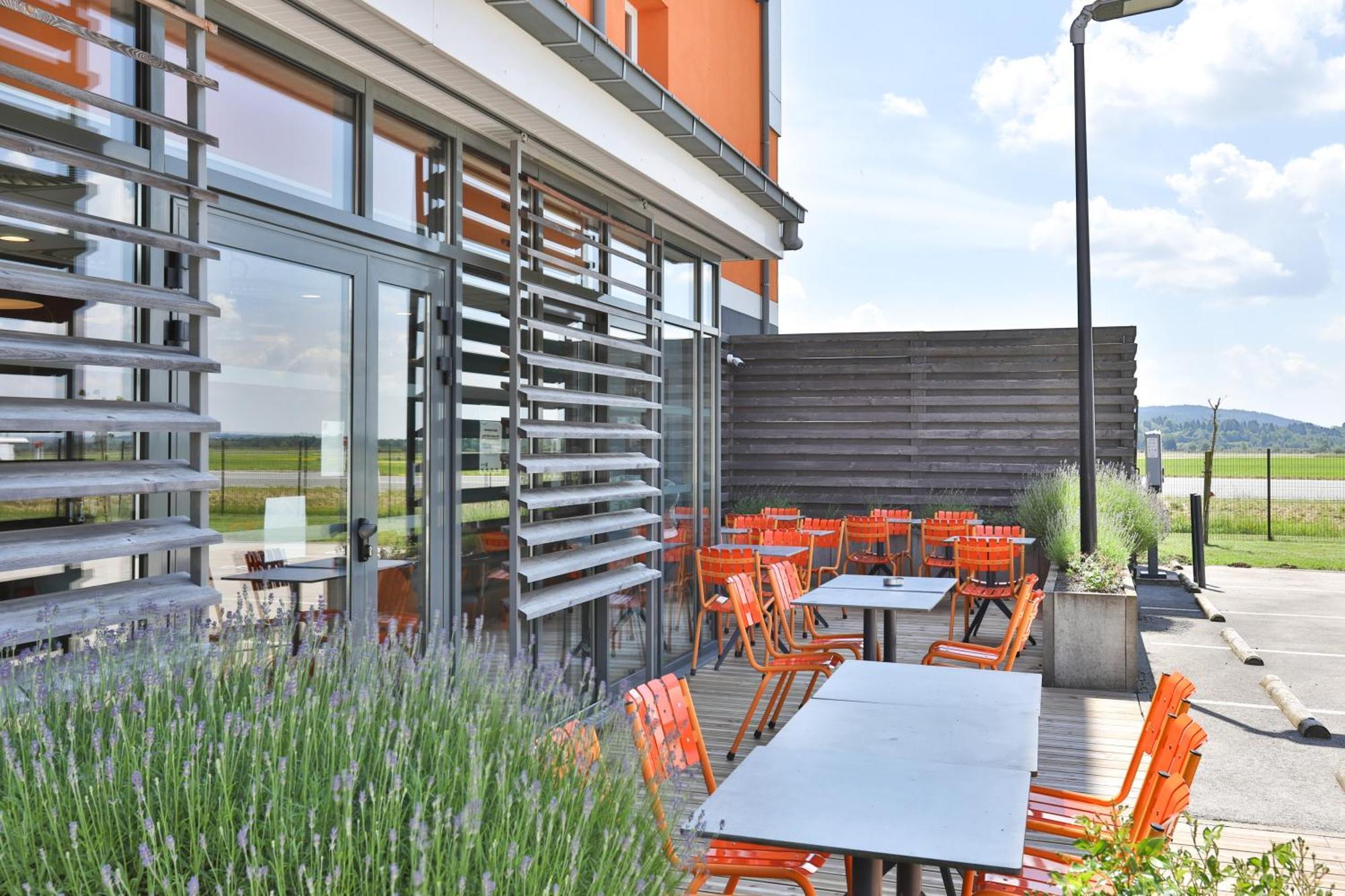 Kyriad Pontarlier Exterior foto