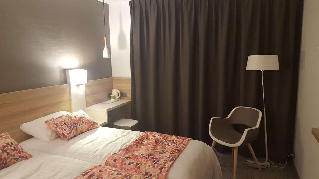 Kyriad Pontarlier Habitación foto